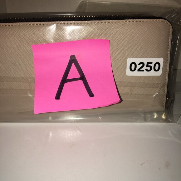 Kate Spade large continental wallet - Picture 16 of 16